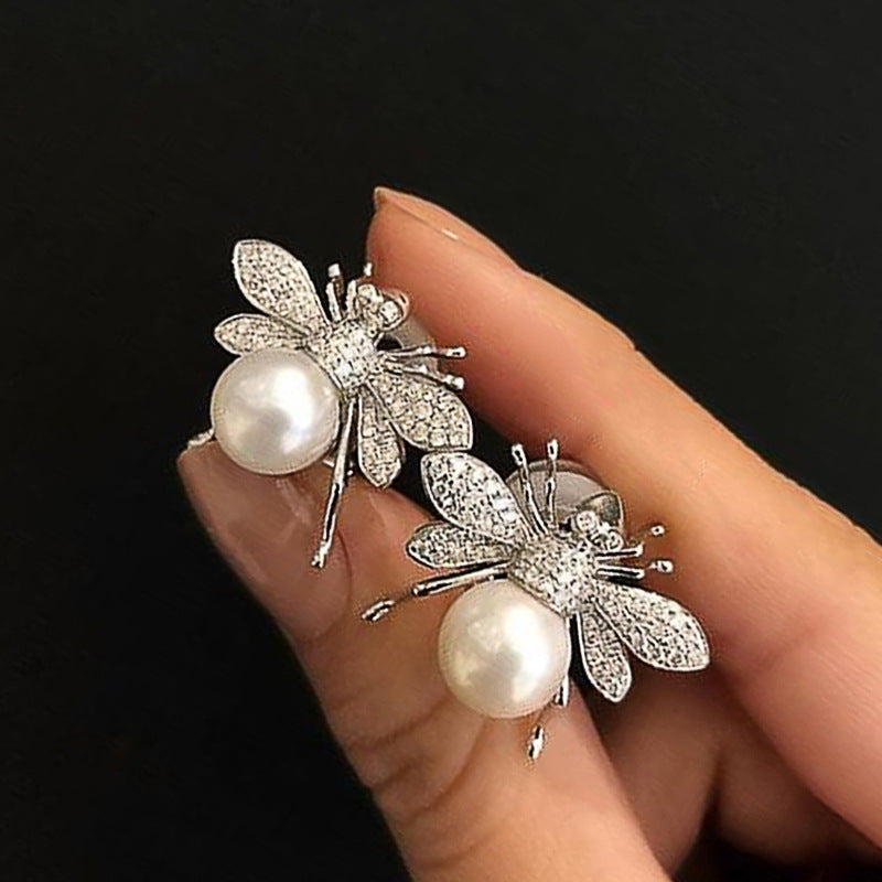 Classic Pearl Earring with Timeless Appeal