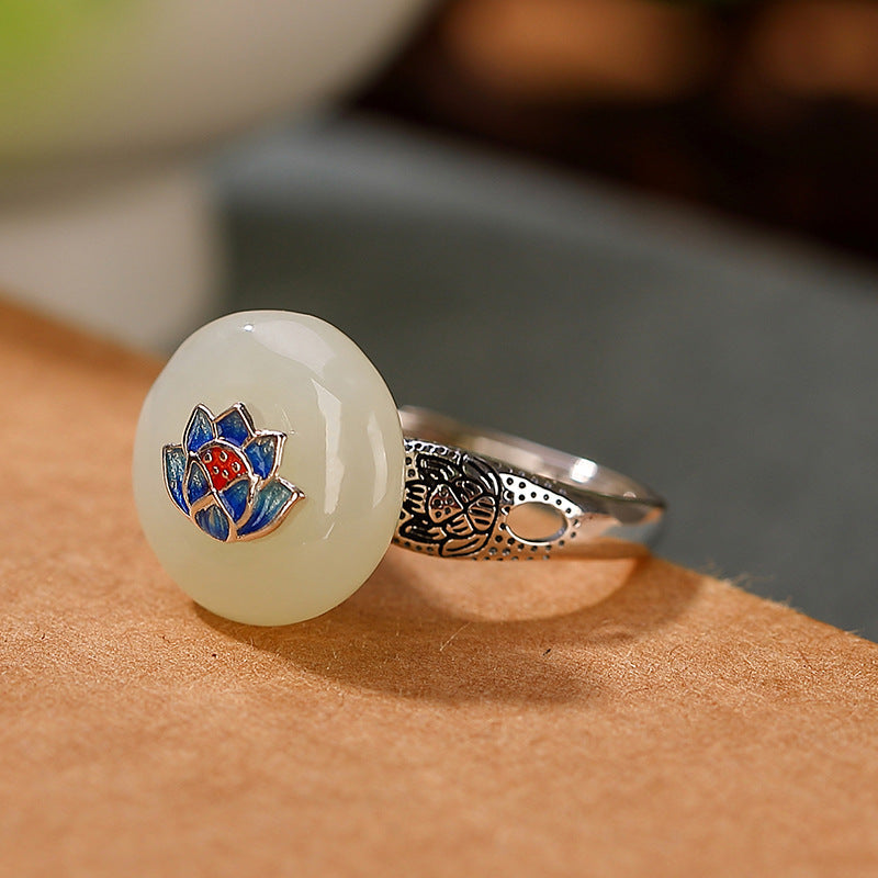 Classic Gold Ring with Timeless Appeal