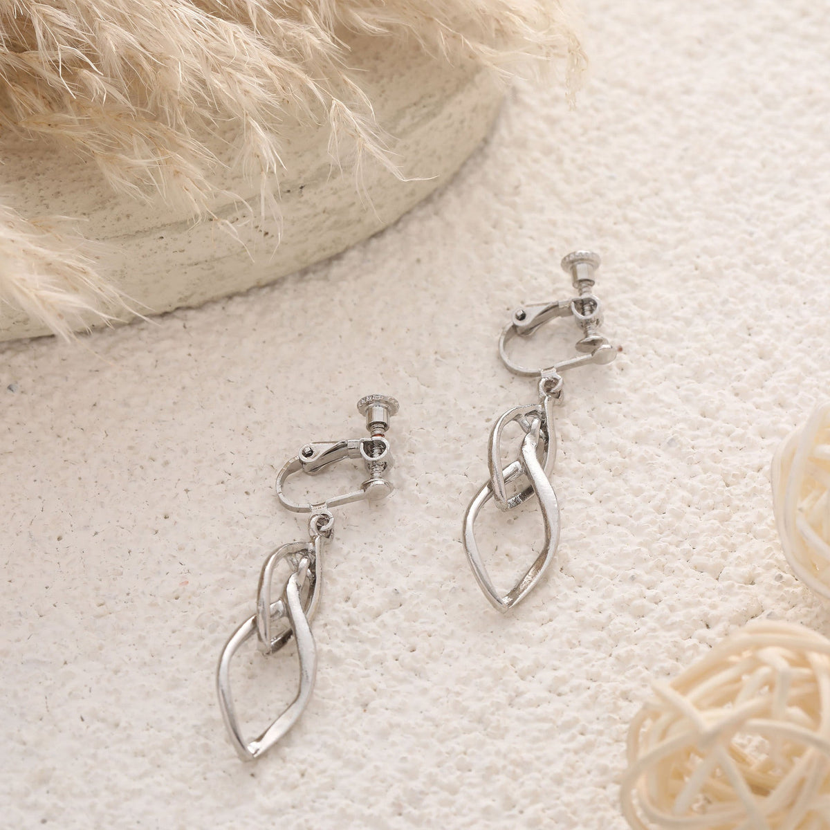 Charming Earring for Any Occasion