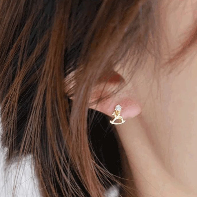 Charming Earring for Any Occasion