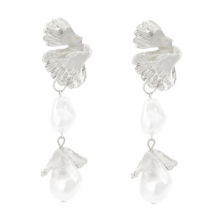 Stunning Pearl Earring for Daily Wear
