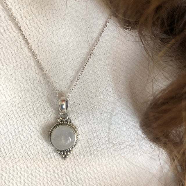 Stunning Necklace for Daily Wear