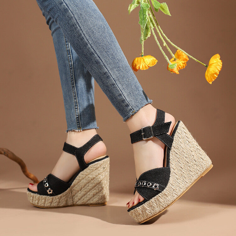 Graceful Orthopedic Sandals for Modern Look