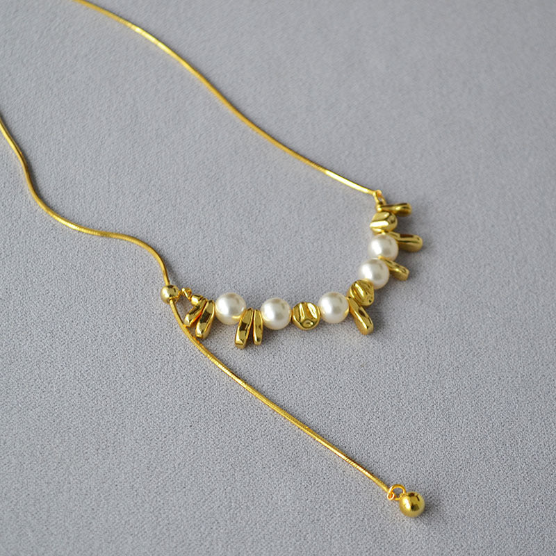 Romantic Silver Necklace for Special Moments