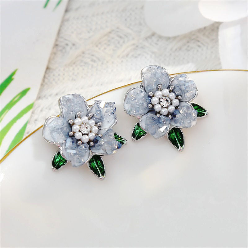 Classic Pearl Earring with Timeless Appeal