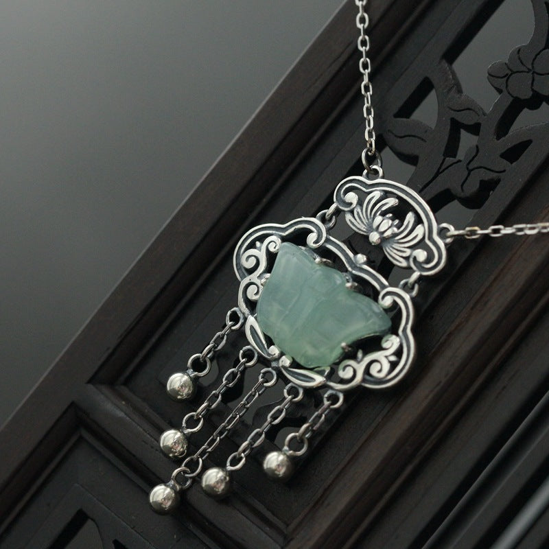 Beautiful Silver Necklace with Unique Style