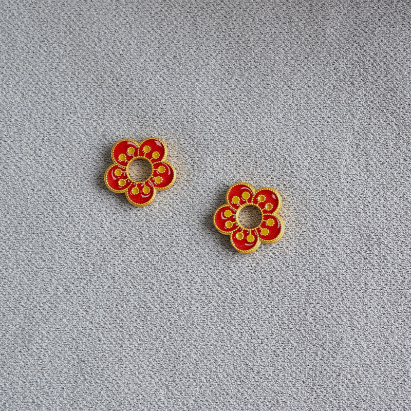 Beautiful Gold Earring with Unique Style