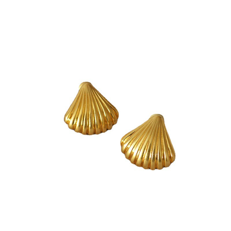 Elegant Gold Earring for Every Occasion