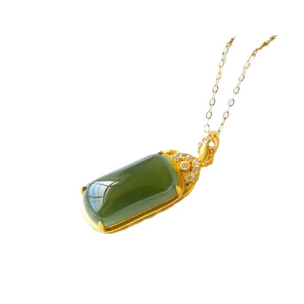 Classic Silver Pendant with Timeless Appeal