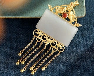 Beautiful Silver Necklace with Unique Style