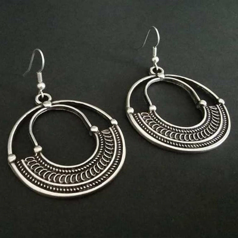 Charming Silver Earring for Any Occasion