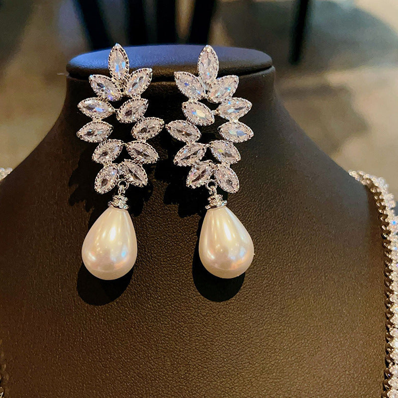 Beautiful Pearl Earring with Unique Style