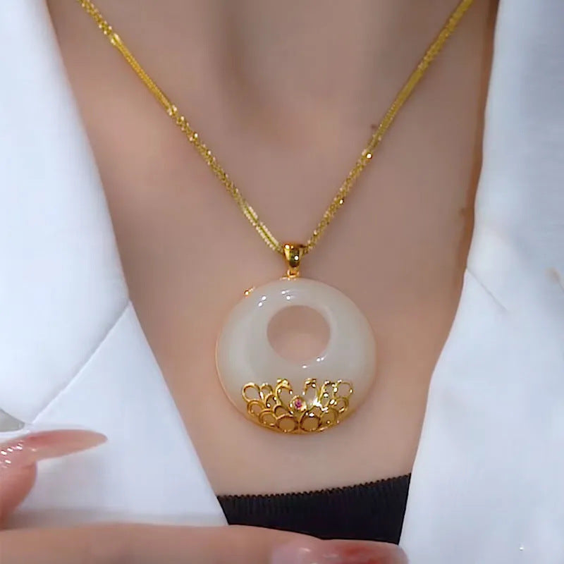 Charming Gold Necklace for Any Occasion