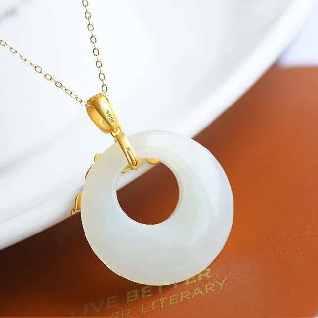 Romantic Gold Necklace for Special Moments
