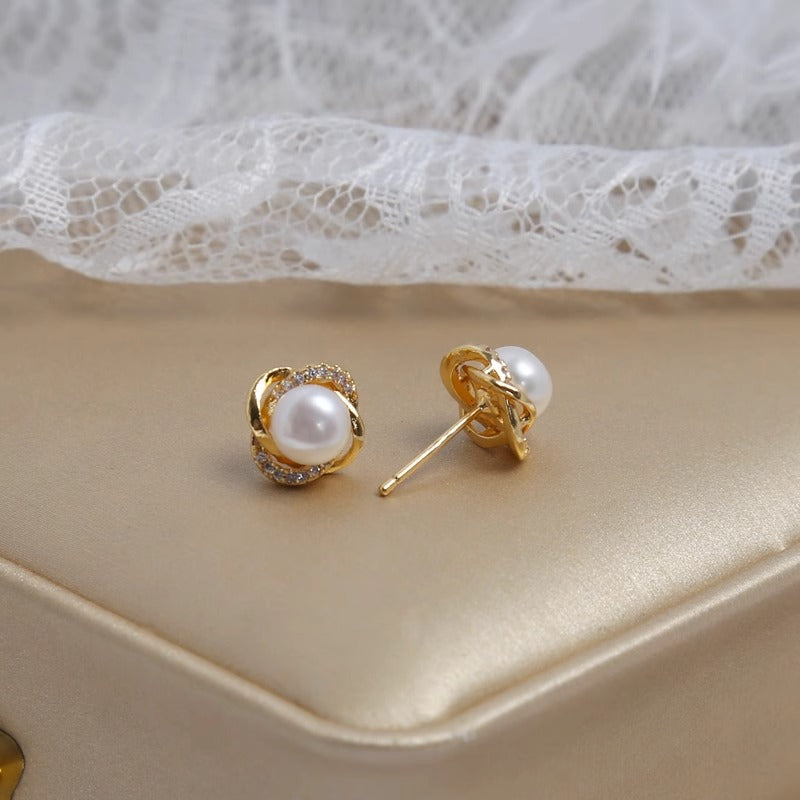 Romantic Pearl Earring for Special Moments
