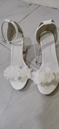 Graceful Orthopedic Sandals for Modern Look