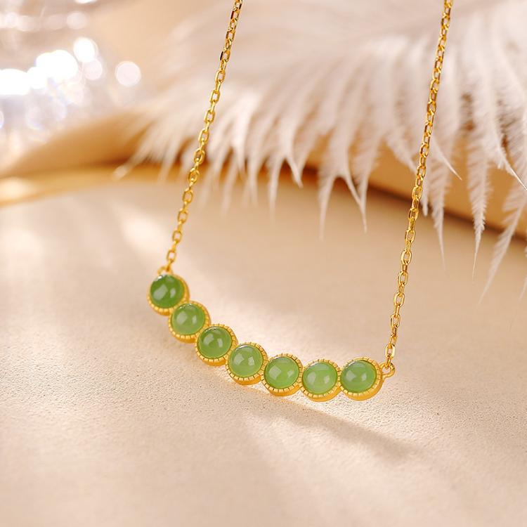 Romantic Gold Necklace for Special Moments