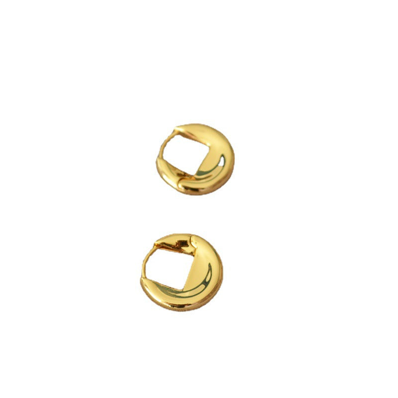 Classic Gold Earring with Timeless Appeal