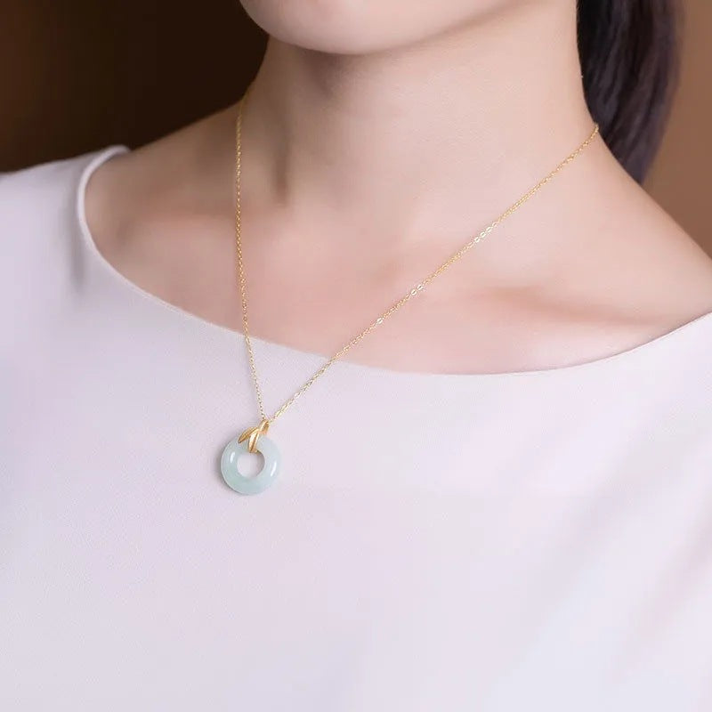 Beautiful Silver Necklace with Unique Style