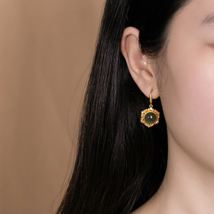 Charming Silver Earring for Any Occasion