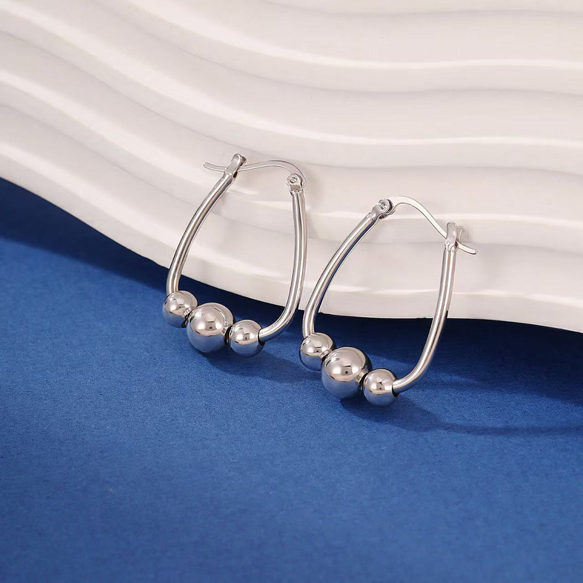 Charming Earring for Any Occasion