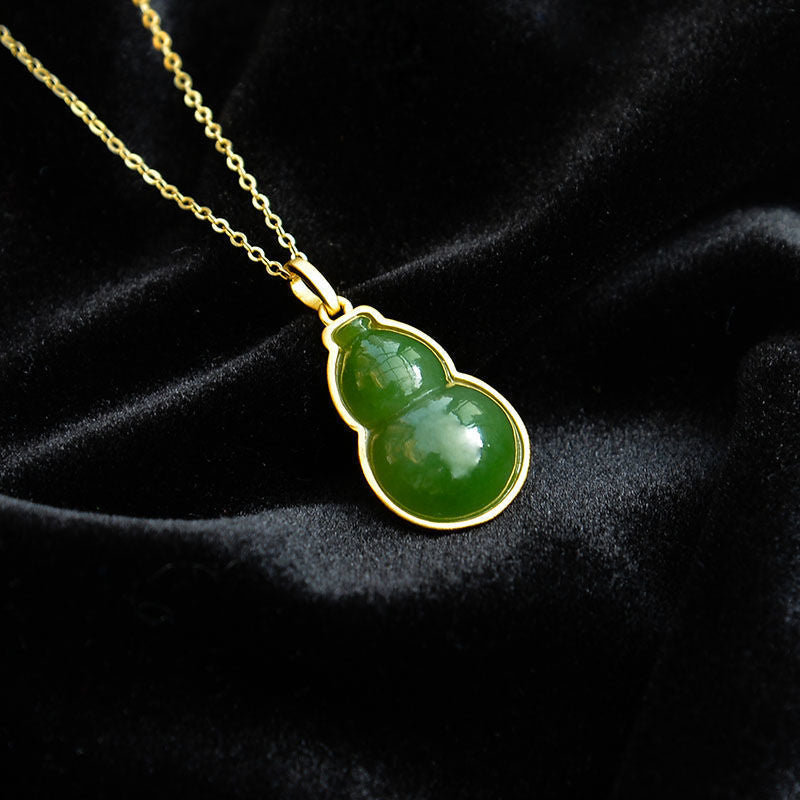 Beautiful Silver Necklace with Unique Style
