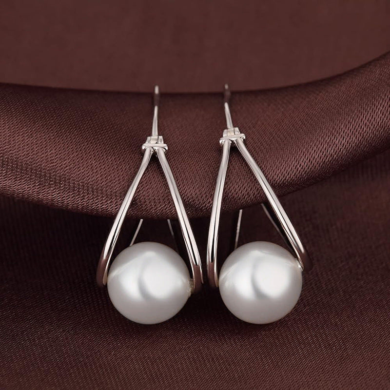 Beautiful Pearl Earring with Unique Style