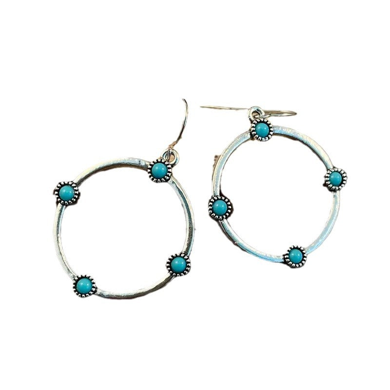 Charming Earring for Any Occasion