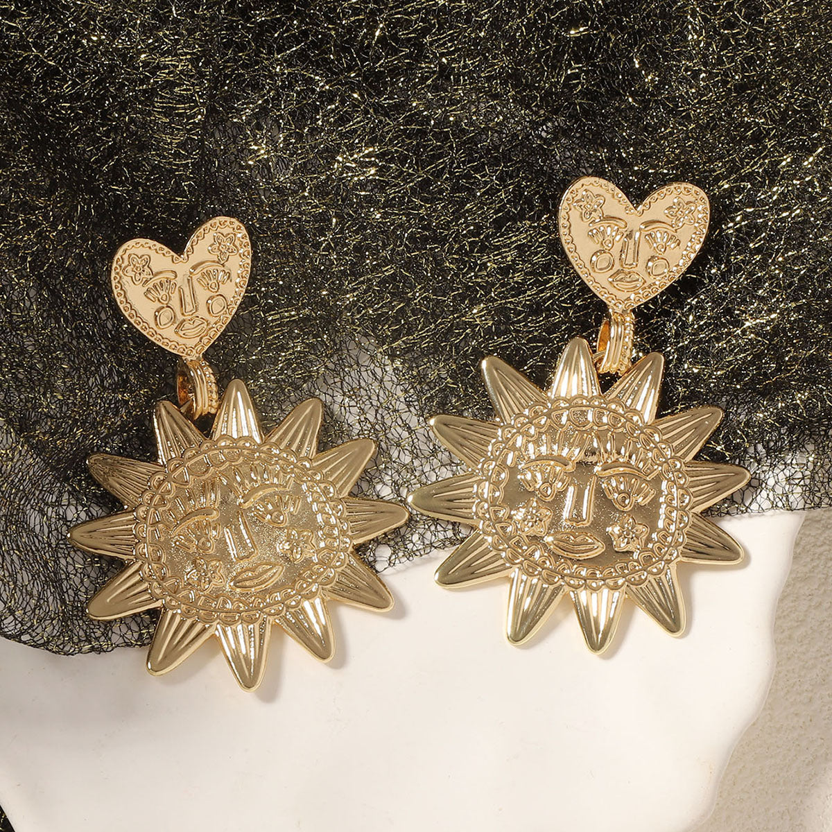 Classic Pendant with Timeless Appeal