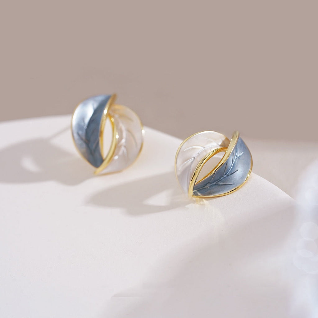 Classic Pearl Earring with Timeless Appeal