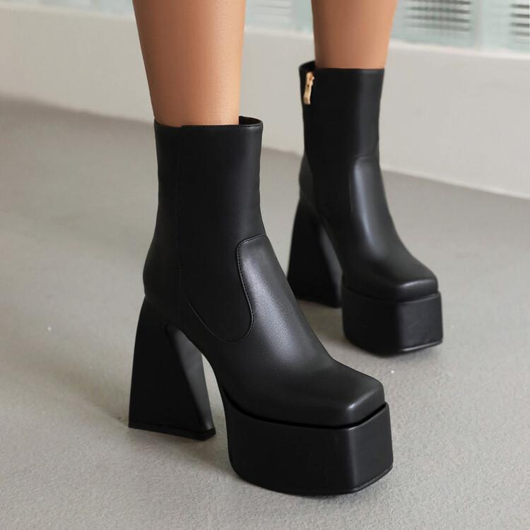 Graceful Orthopedic Boots for Modern Look