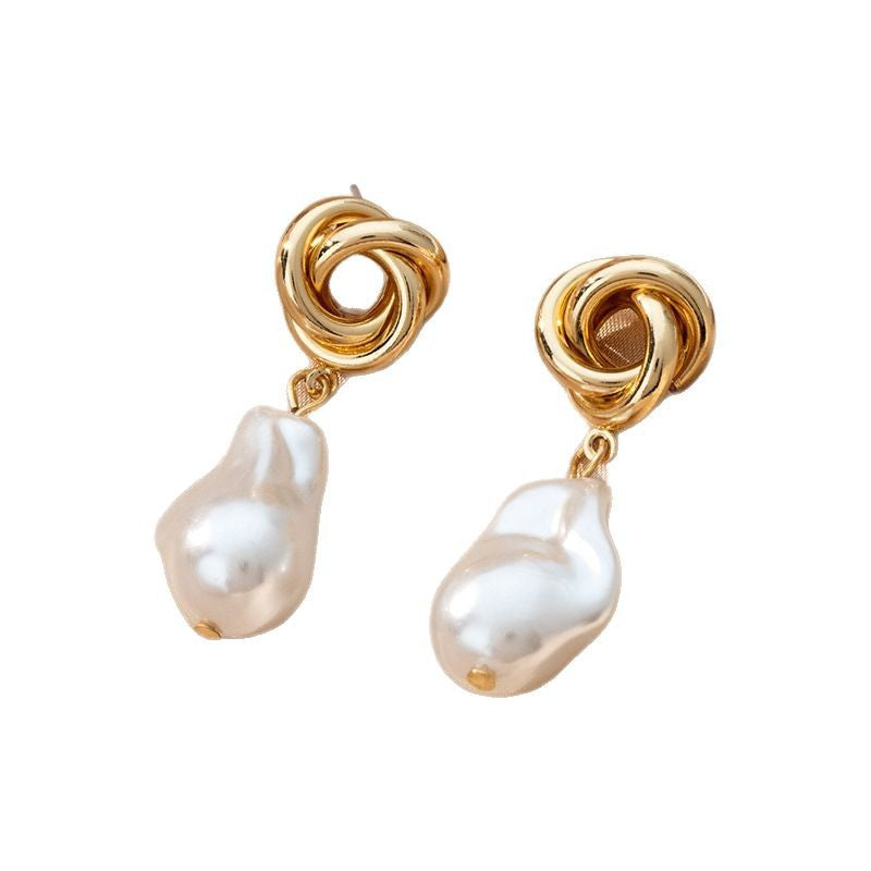Classic Pearl Earring with Timeless Appeal