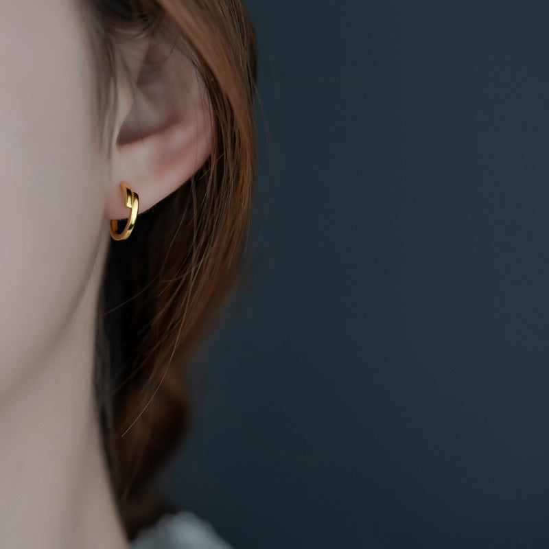 Classic Pearl Earring with Timeless Appeal