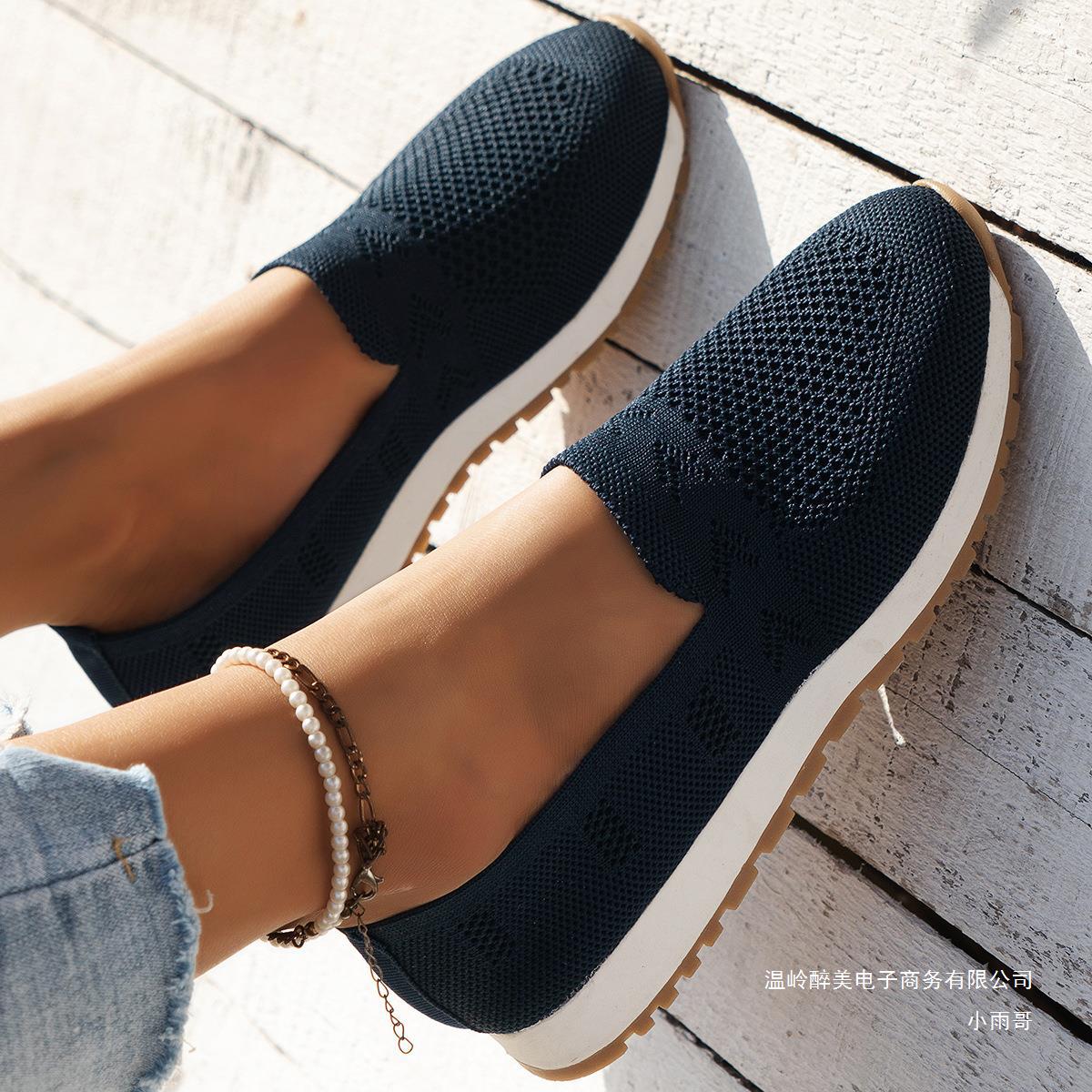 Classic Orthopedic Sneakers with Timeless Style