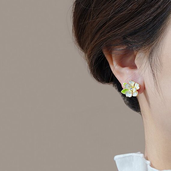 Classic Earring with Timeless Appeal