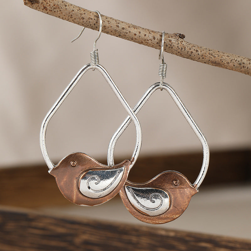 Charming Silver Earring for Any Occasion