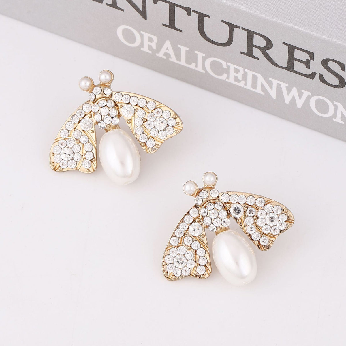 Romantic Pearl Earring for Special Moments