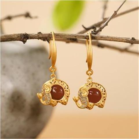 Vintage Handmade Gold Earring