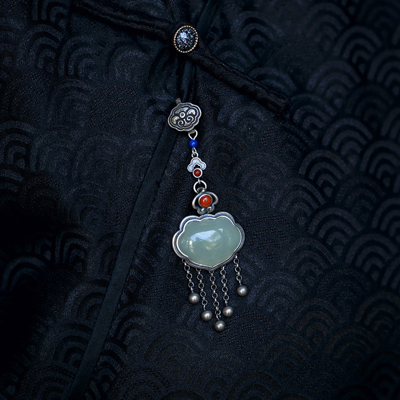Beautiful Silver Pendant with Unique Style