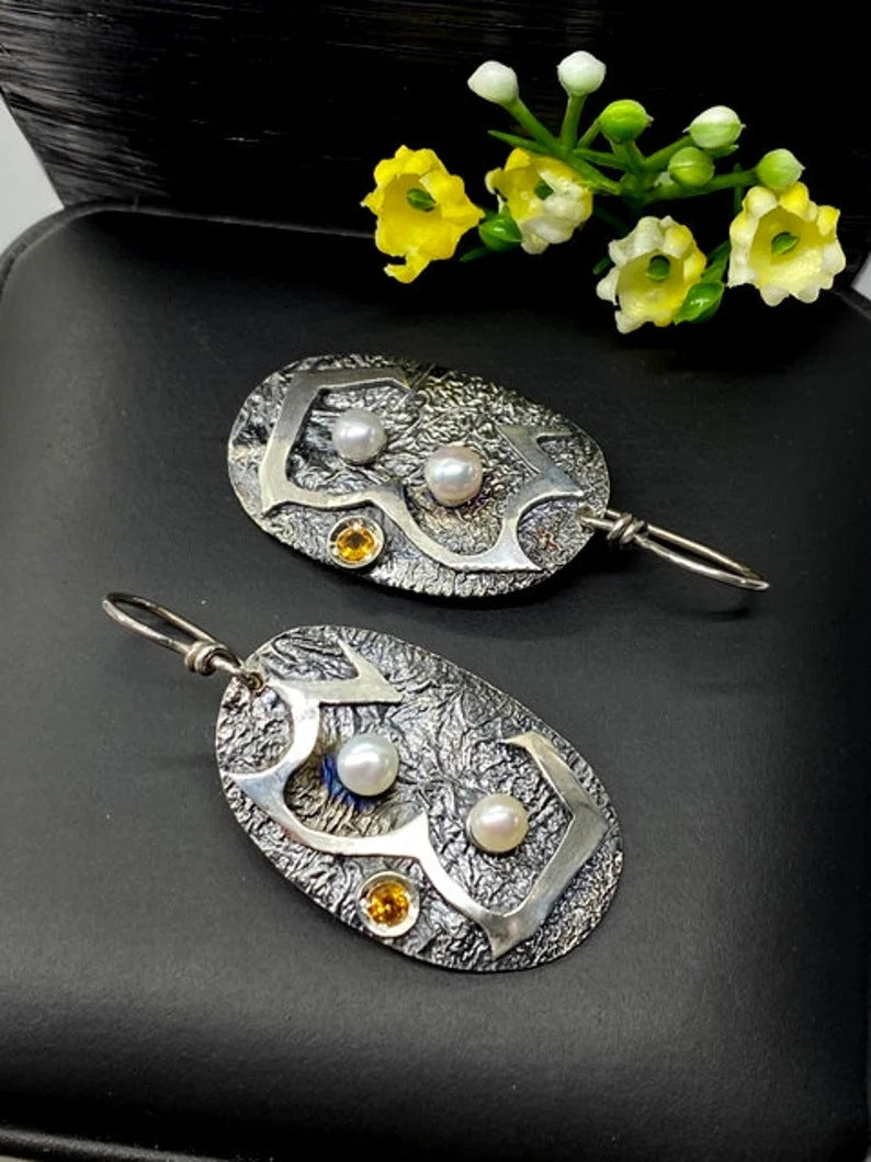 Classic Pearl Earring with Timeless Appeal