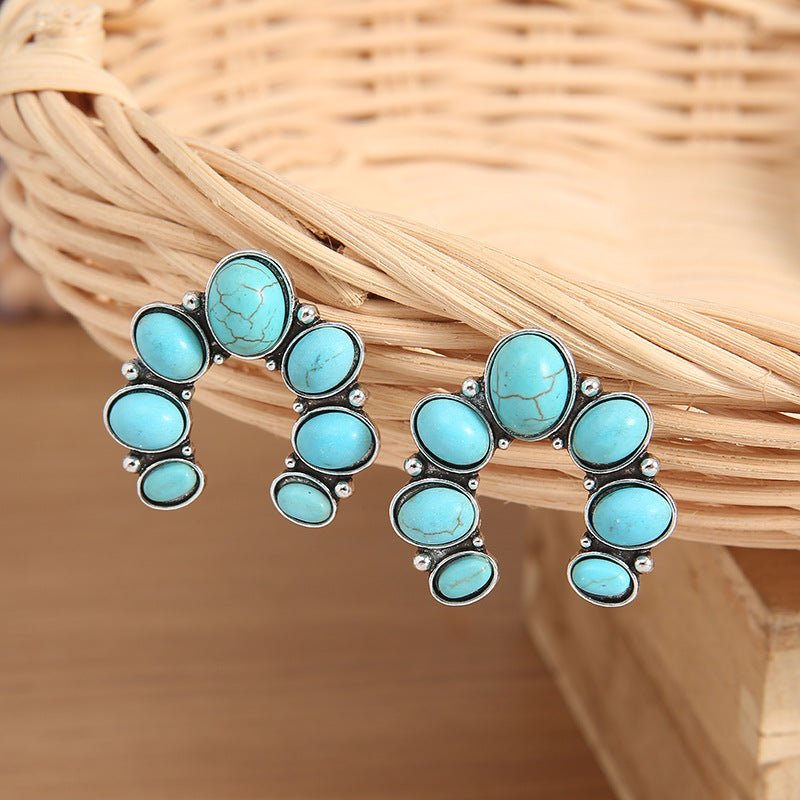 Charming Earring for Any Occasion