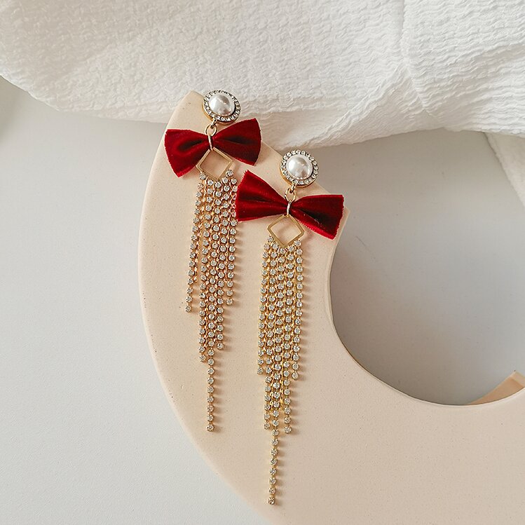 Classic Pearl Earring with Timeless Appeal