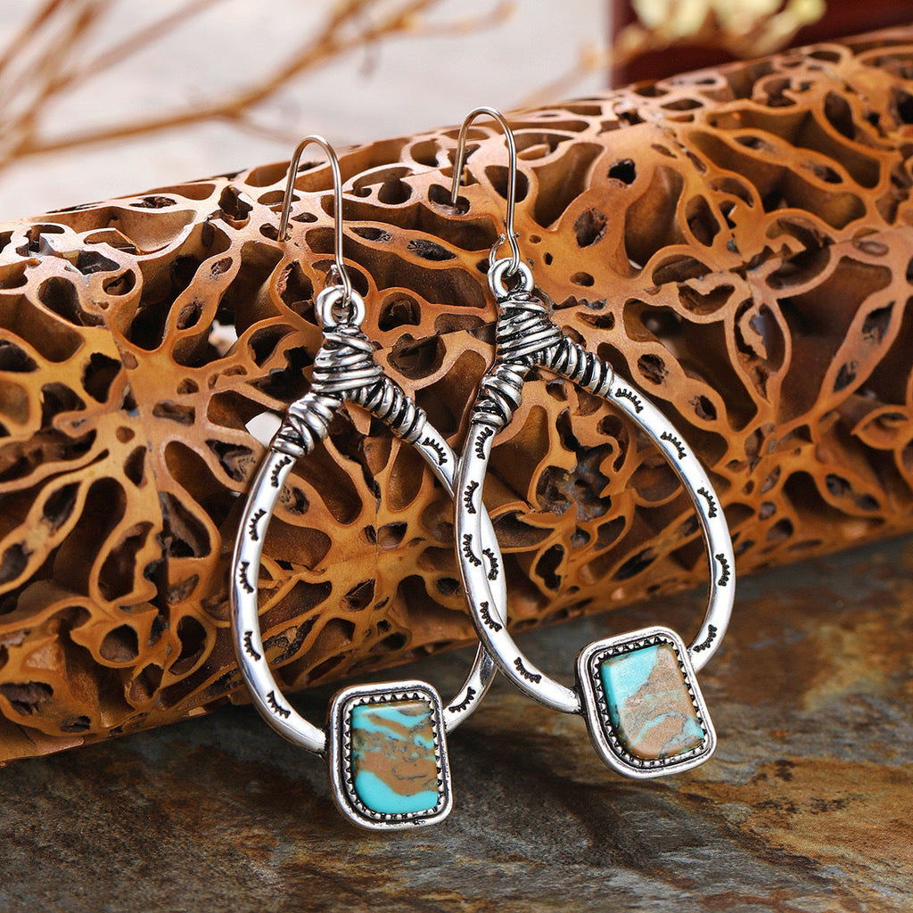 Charming Earring for Any Occasion