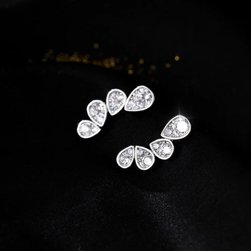 Charming Earring for Any Occasion