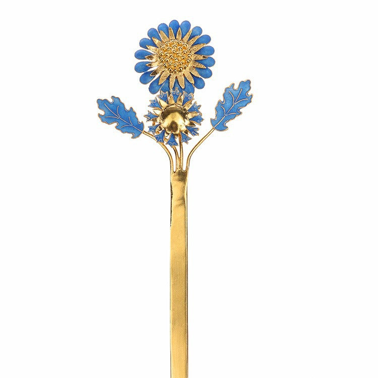 Charming Gold Piece for Any Occasion
