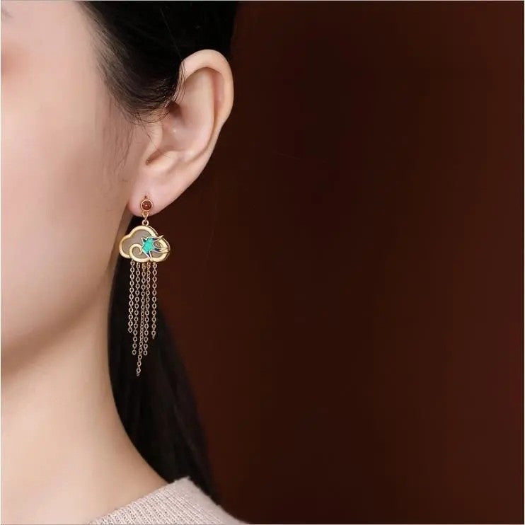 Classic Gold Earring with Timeless Appeal