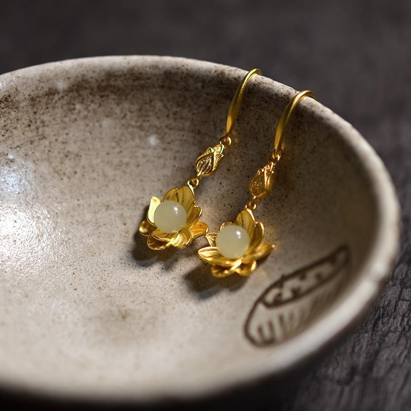 Stunning Gold Earring for Daily Wear
