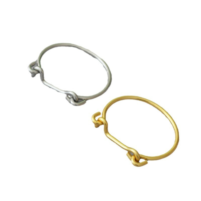 Classic Gold Bracelet with Timeless Appeal