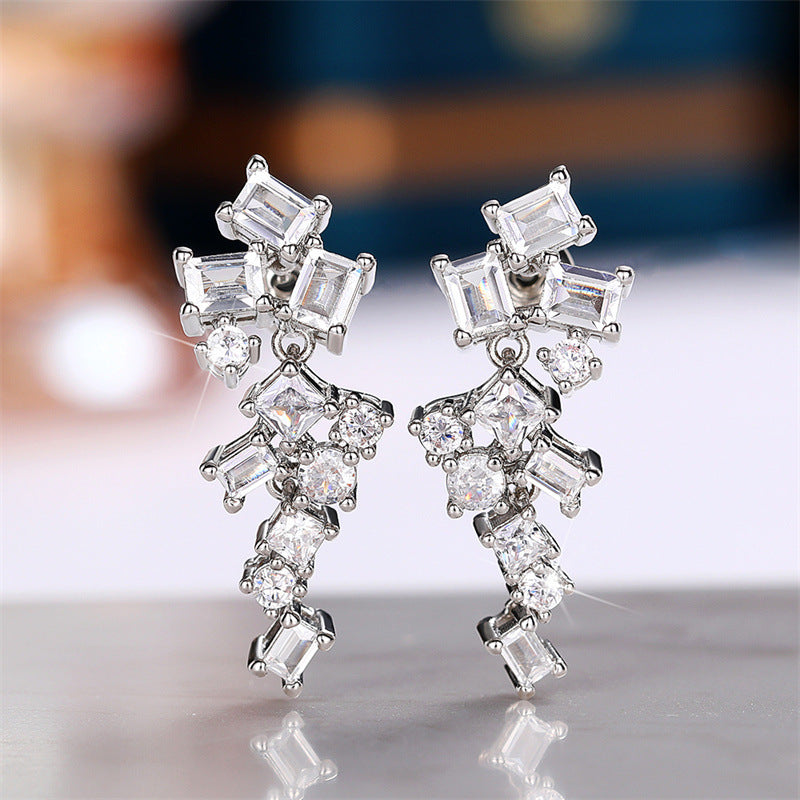 Charming Earring for Any Occasion