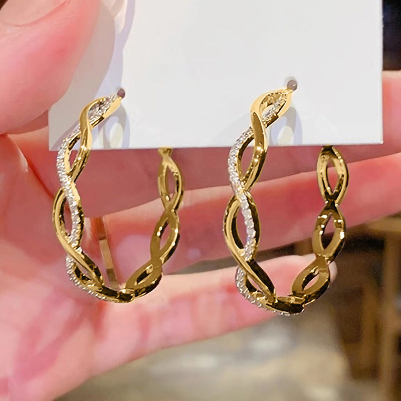Beautiful Earring with Unique Style
